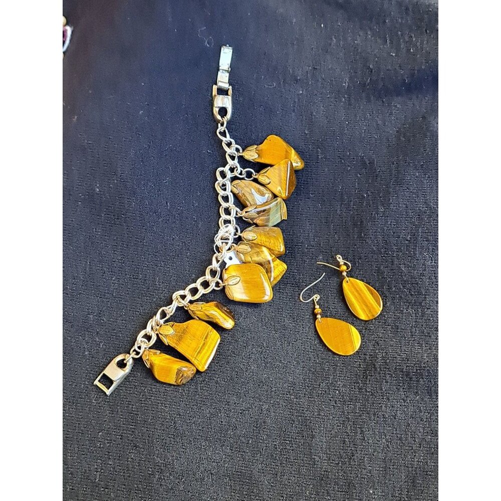 Eye tiger bracelet and earrings
